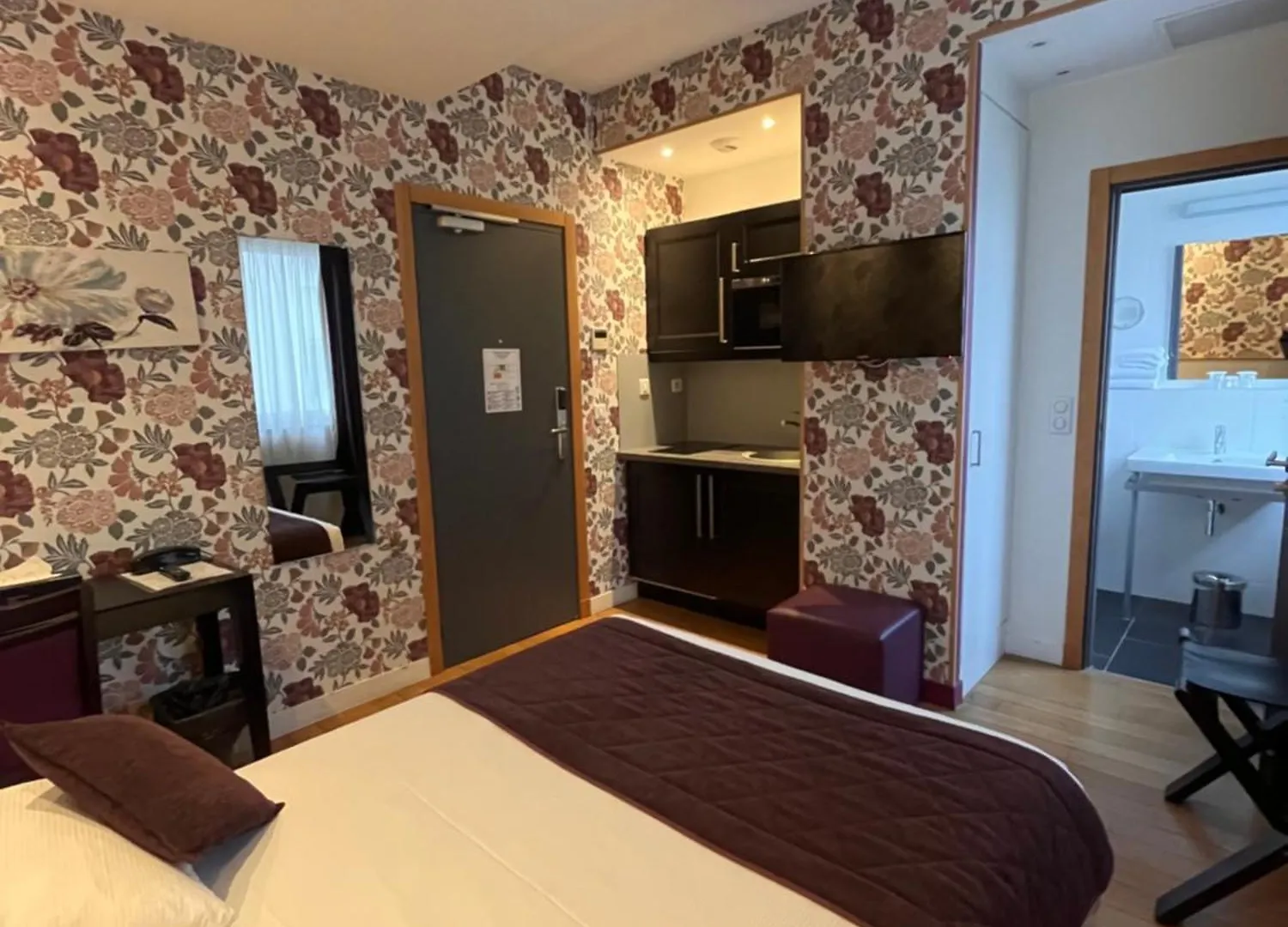 Ambre Hotel 3*